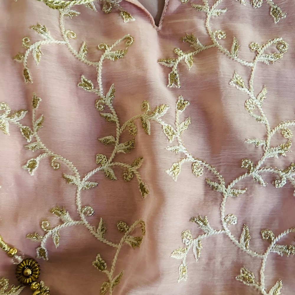 Pink Embroidered three piece Pakistani outfit - Picture 3 of 4